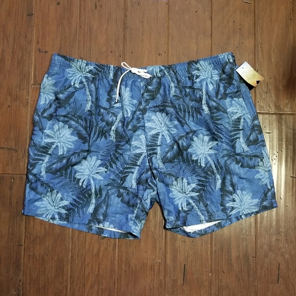 Tropical  Print men's shorts - Picture 1 of 5